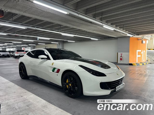 Ferrari GTC4 Lusso — exterior