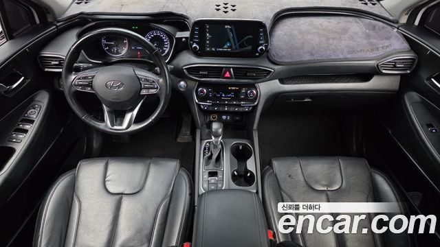 Hyundai Santa Fe — interior