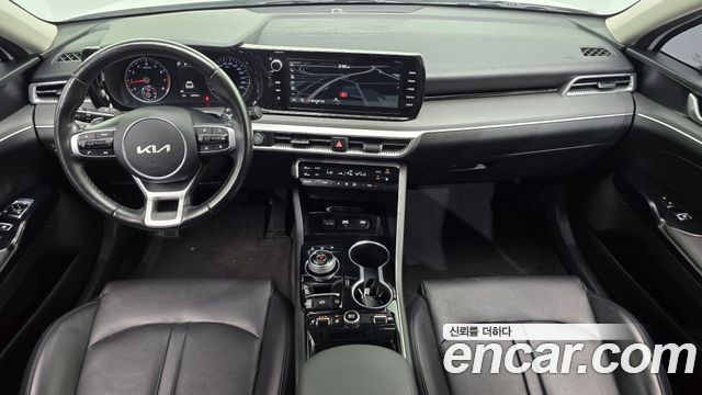Kia K5 — interior