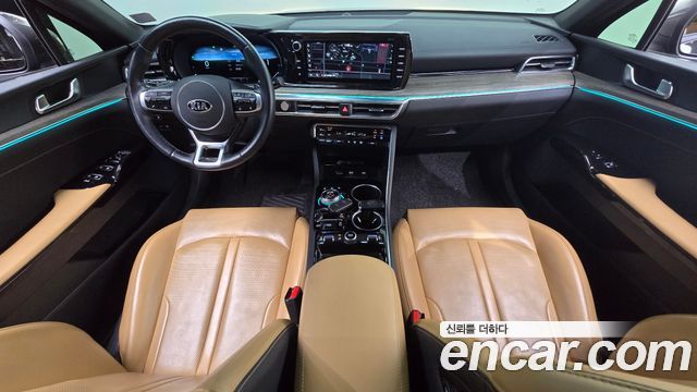 Kia K5 — interior