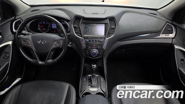 Hyundai Santa Fe — interior