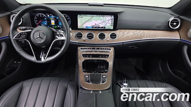 Mercedes-Benz E-Class — interior