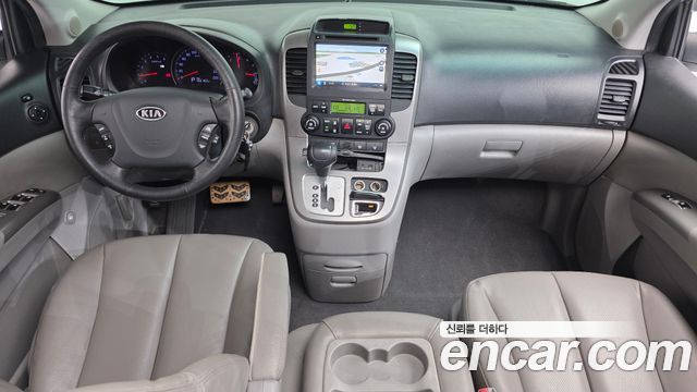 Kia Carnival — interior