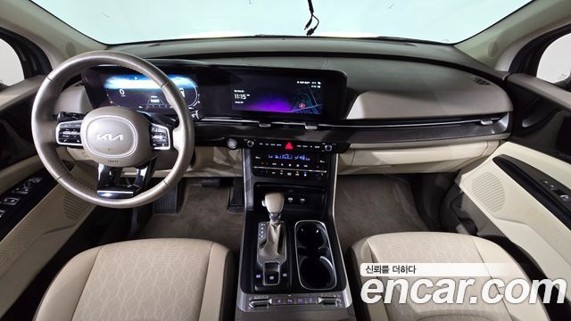 Kia Carnival — interior