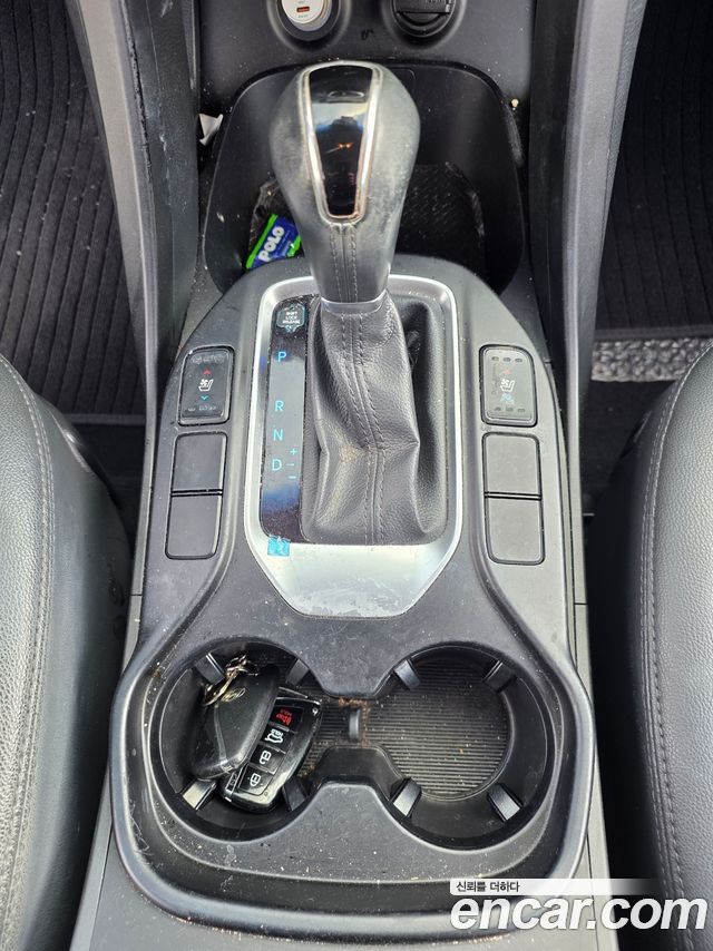 Hyundai Santa Fe — interior