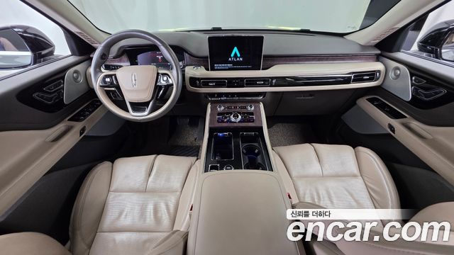 Lincoln Aviator — interior