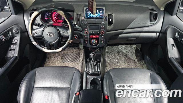Kia Forte — interior
