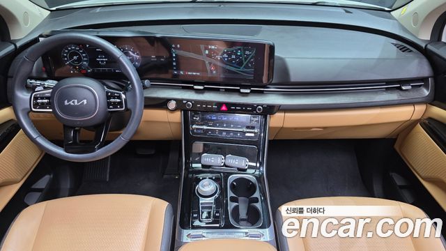 Kia Carnival — interior