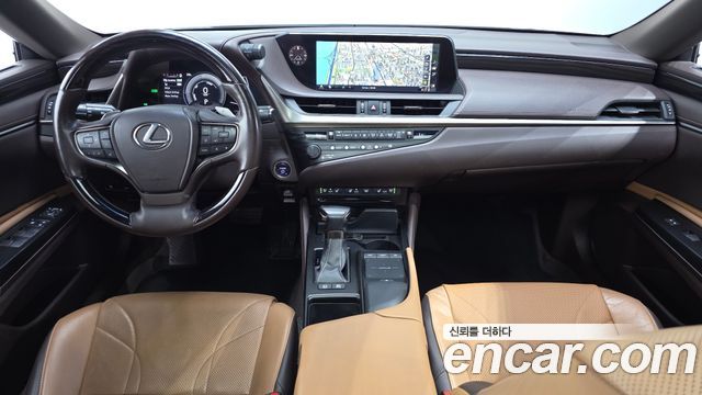 Lexus ES — interior