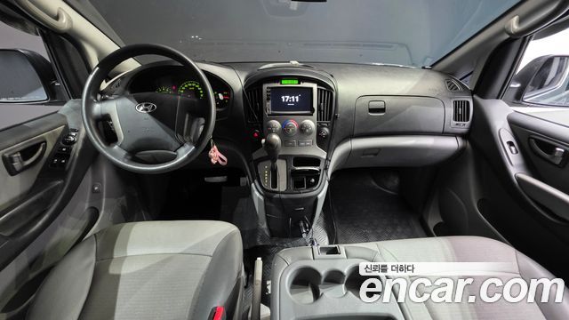 Hyundai Starex — interior