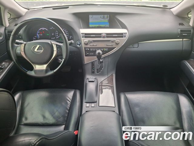 Lexus RX — interior