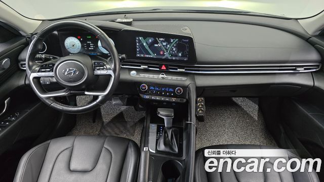 Hyundai Avante — interior