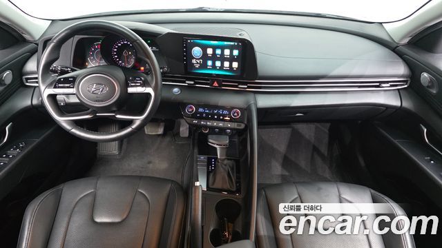 Hyundai Avante — interior