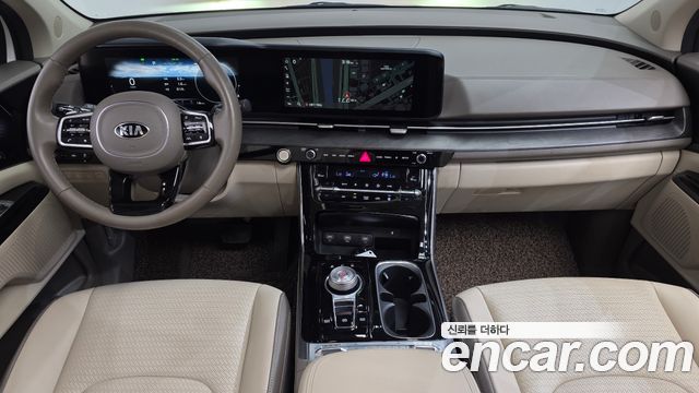 Kia Carnival — interior