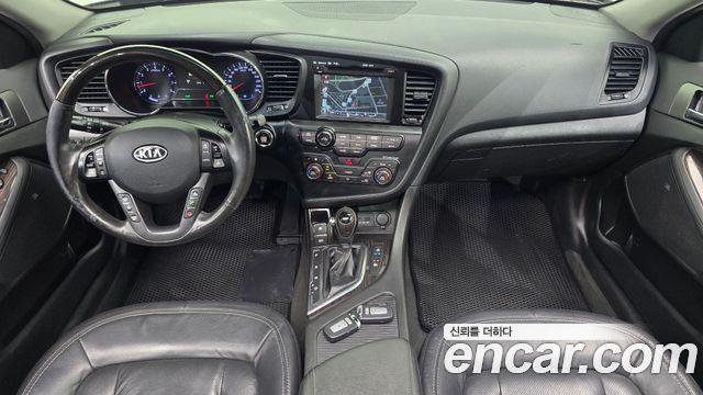 Kia K5 — interior