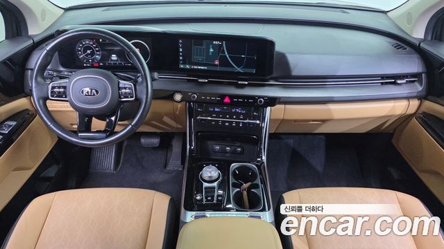 Kia Carnival — interior