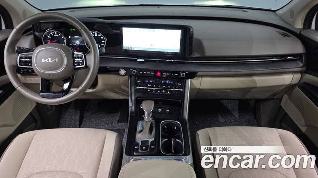 Kia Carnival — interior