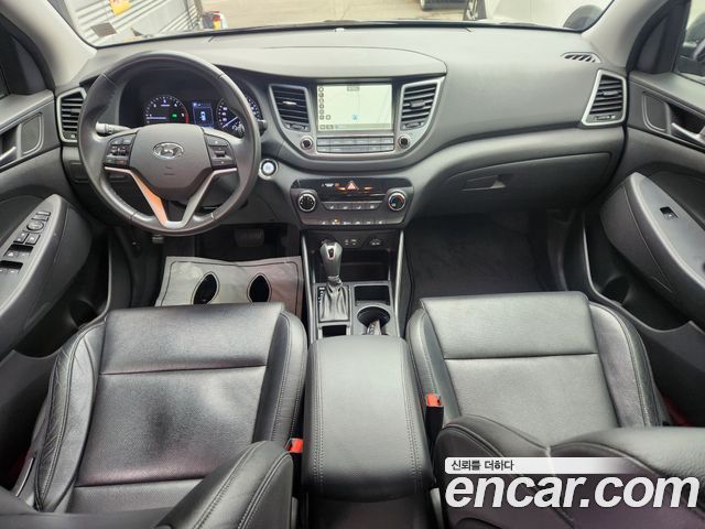 Hyundai Tucson — interior