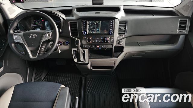 Hyundai Solati — interior