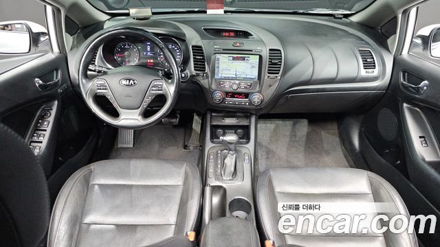 Kia K3 — interior