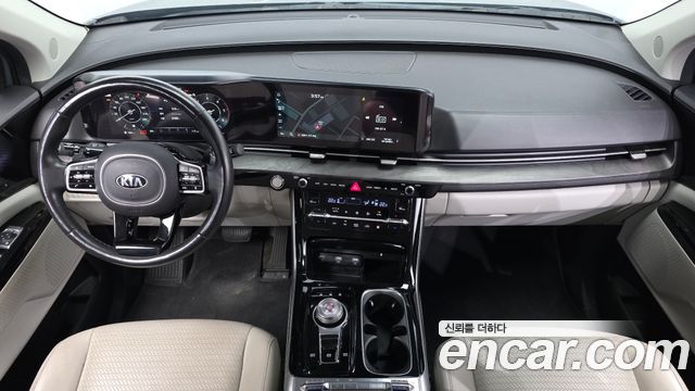 Kia Carnival — interior