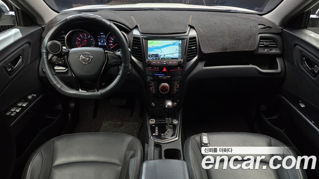 KG Mobility Tivoli — interior