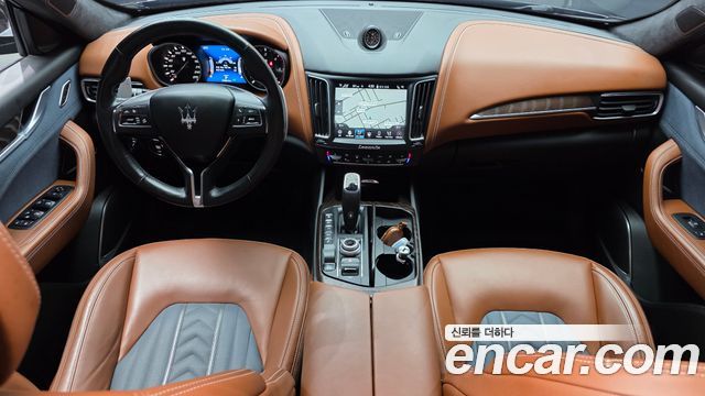 Maserati Levante — interior