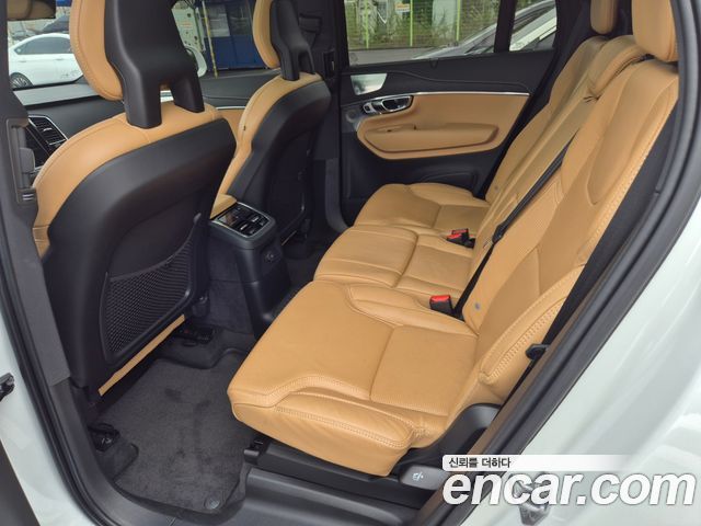 Volvo XC90 — interior