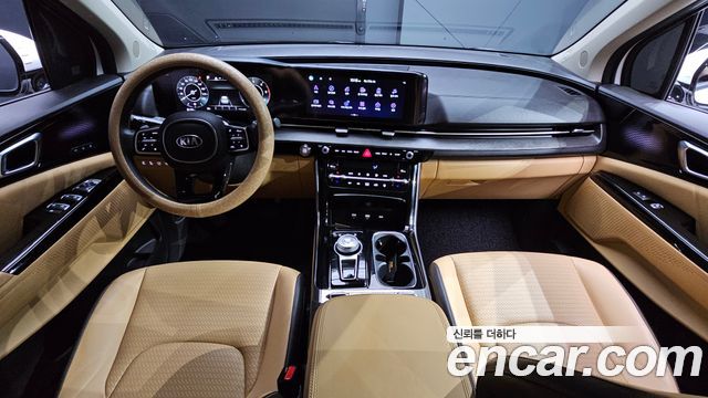 Kia Carnival — interior