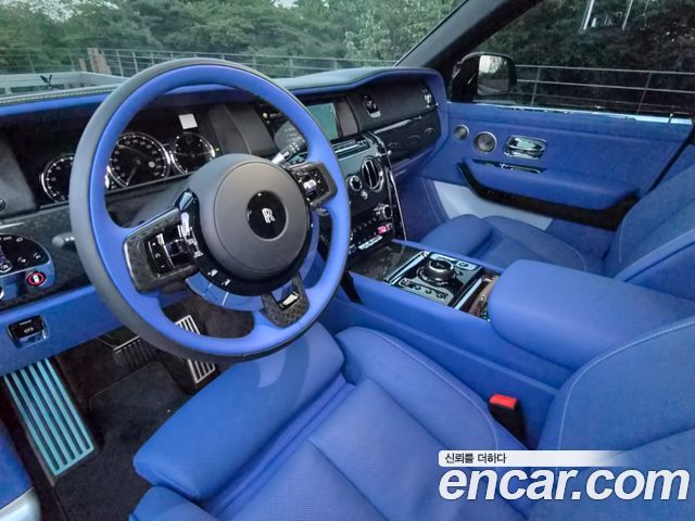 Rolls-Royce Cullinan — interior