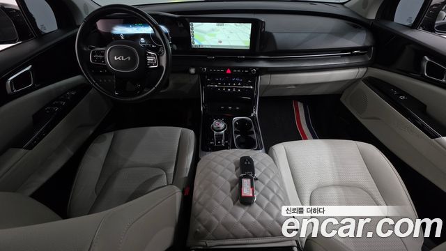 Kia Carnival — interior