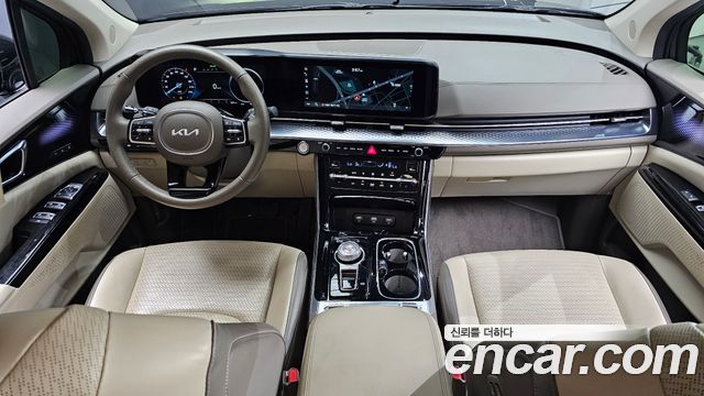 Kia Carnival — interior