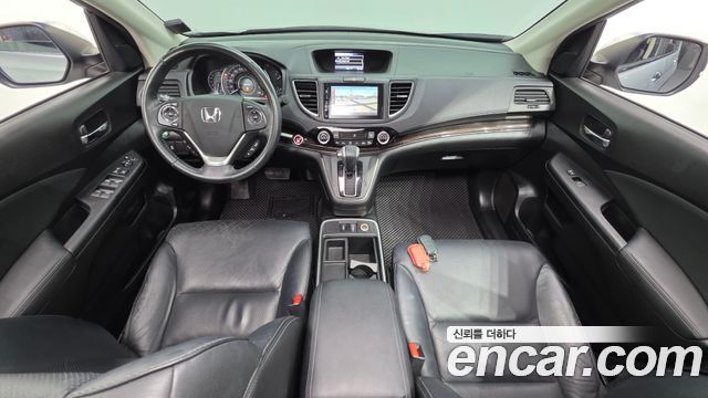 Honda CR-V — interior