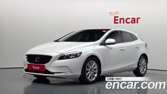 Volvo V40 — exterior