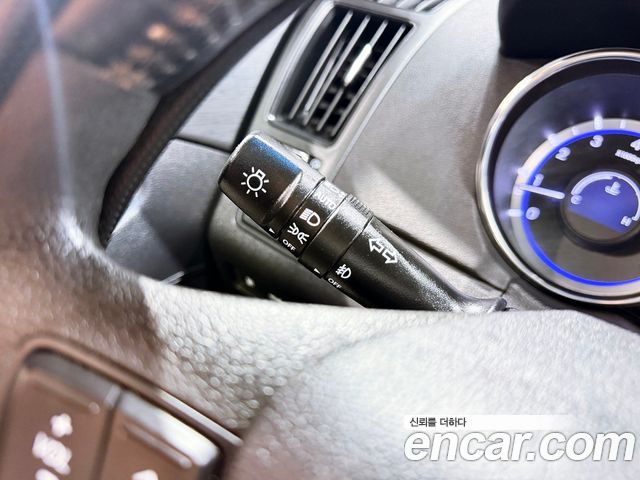 Hyundai Sonata — interior