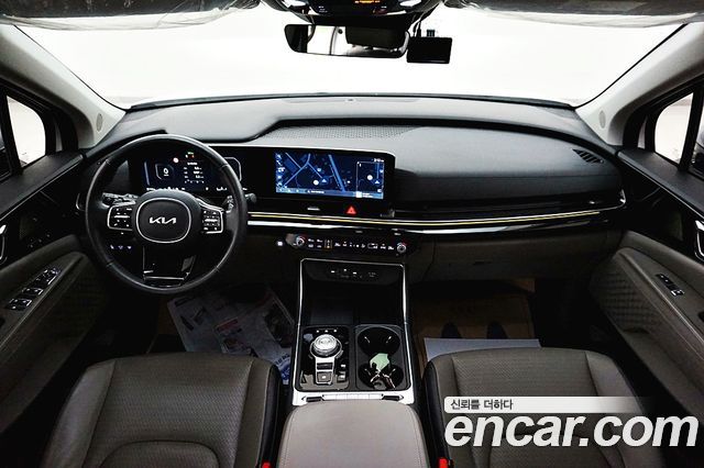 Kia Carnival — interior