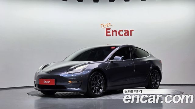 Tesla Model 3 — exterior