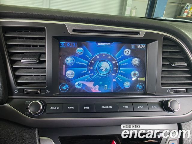 Hyundai Avante — interior