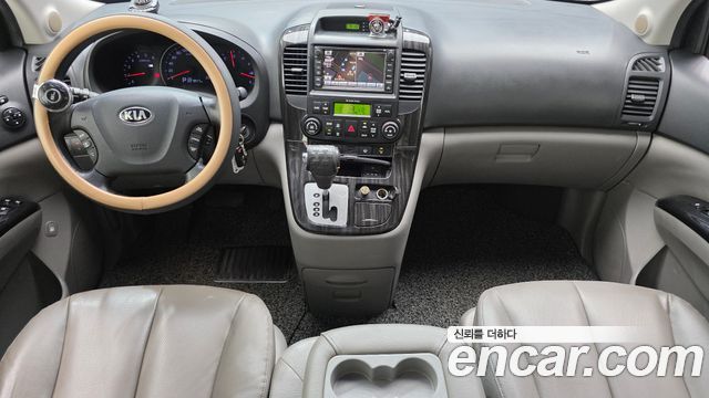 Kia Carnival — interior