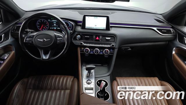 Genesis G70 — interior