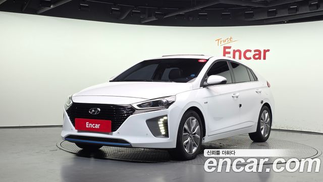 Hyundai Ioniq — exterior