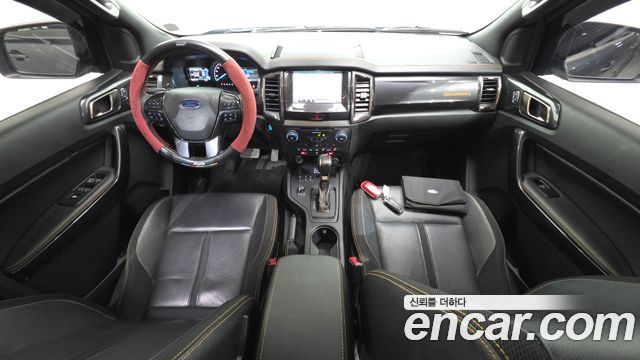 Ford Ranger — interior