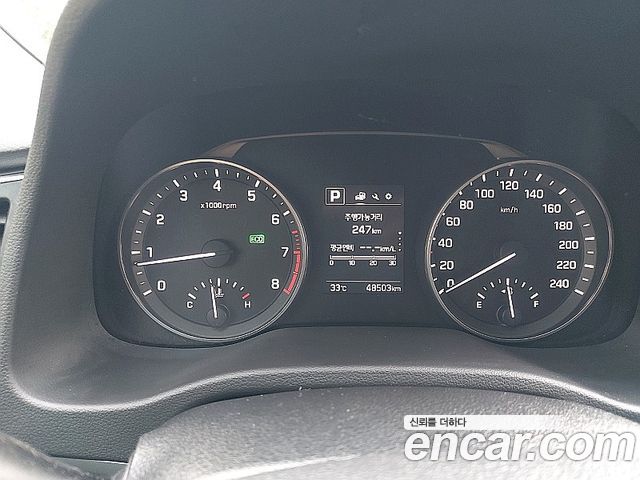 Hyundai Avante — interior