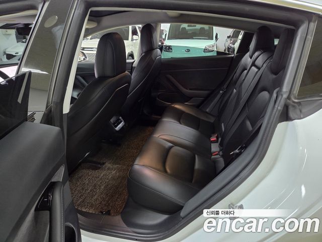 Tesla Model 3 — interior