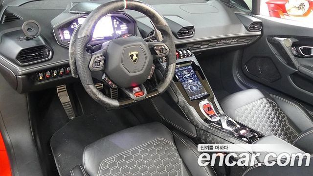 Lamborghini Huracan — interior