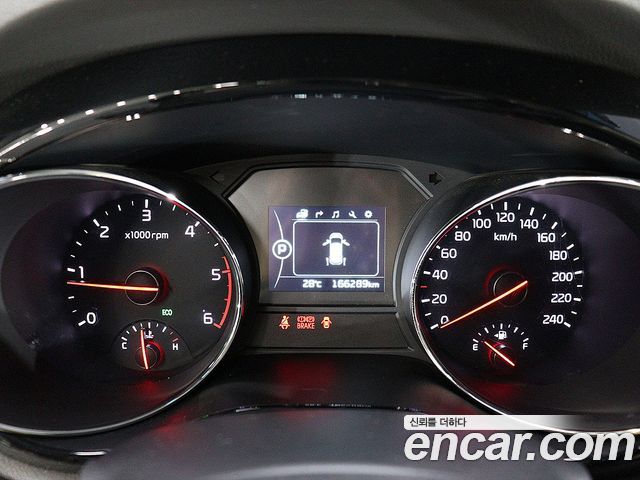 Kia Carnival — interior