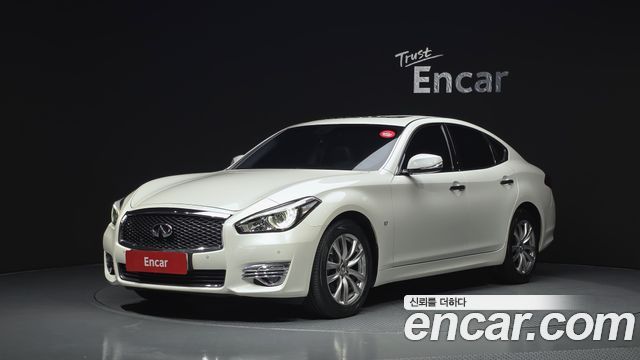 Infiniti Q70 — exterior