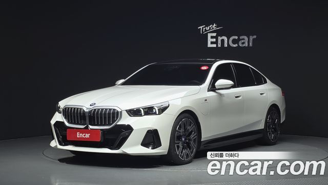 BMW 5 Series — exterior