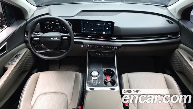 Kia Carnival — interior