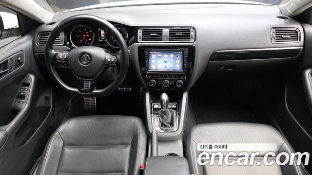 Volkswagen Jetta — interior